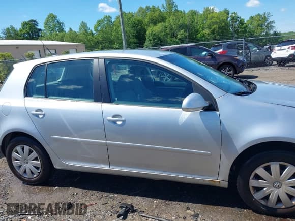 ✅ 2009 Volkswagen Rabbit S • VIN: WVWDA71K49W084907 • Lot: 42198880. Listed on IAAI with 160,293 mi. Free auction sales archive from the USA and detailed vehicle history report at DreamBid. Image 14.