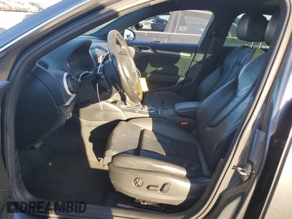 ✅ 2016 Audi A3 e-tron Premium Plus • VIN: WAUTPBFF8GA098227 • Lot: 90919595. Wystawiony na Copart z przebiegiem 157 571 mil. Bezpłatny archiwum sprzedaży aukcyjnych z USA i szczegółowy raport historii pojazdu na DreamBid. Zdjęcie 7.