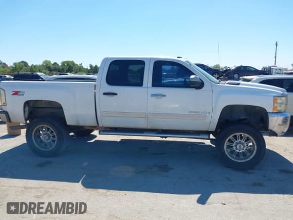 ✅ 2009 Chevrolet Silverado 2500HD LT • VIN: 1GCHK53KX9F184803 • Лот: 43426761. Опубликован ранее на IAAI с пробегом 166 799 миль. Бесплатный доступ к архиву аукционных продаж из США и подробный отчёт об истории автомобиля на DreamBid. Изображение 13.