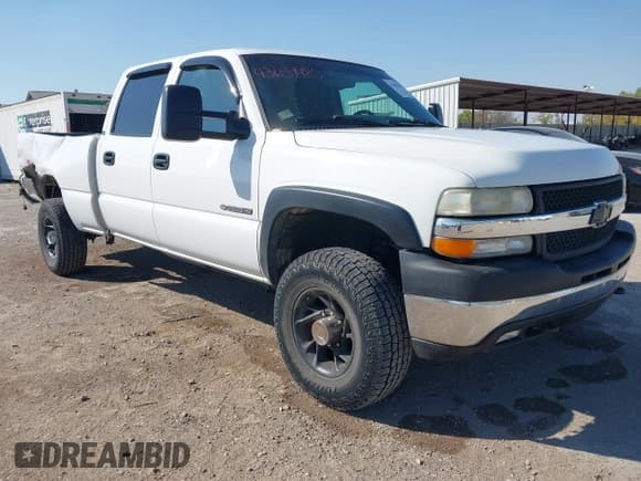 ✅ 2002 Chevrolet Silverado 2500HD LT • VIN: 1GCHK23U62F183928 • Lot: 43651982. Wystawiony na IAAI z przebiegiem 210 872 mil. Bezpłatny archiwum sprzedaży aukcyjnych z USA i szczegółowy raport historii pojazdu na DreamBid. Zdjęcie 1.