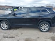 ✅ 2017 Jeep Cherokee Limited • VIN: 1C4PJMDS2HW606827 • Lot: 42037856. Wystawiony na IAAI z przebiegiem 89 477 mil. Bezpłatny archiwum sprzedaży aukcyjnych z USA i szczegółowy raport historii pojazdu na DreamBid. Zdjęcie 14.