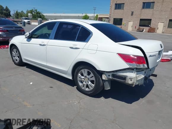 ✅ 2008 Honda Accord LX-P • VIN: JHMCP26448C023157 • Lot: 42238636. Listed on IAAI with 155,401 mi. Free auction sales archive from the USA and detailed vehicle history report at DreamBid. Image 3.