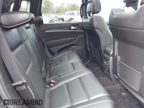 ✅ 2019 Jeep Grand Cherokee Overland • VIN: 1C4RJFCG0KC570470 • Lot: 43706003. Wystawiony na IAAI z przebiegiem 54 907 mil. Bezpłatny archiwum sprzedaży aukcyjnych z USA i szczegółowy raport historii pojazdu na DreamBid. Zdjęcie 8.