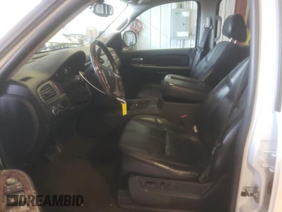 ✅ 2008 GMC Yukon XL • VIN: 1GKFK66868J249742 • Lot: 53739463. Wystawiony na Copart z przebiegiem 141 957 mil. Bezpłatny archiwum sprzedaży aukcyjnych z USA i szczegółowy raport historii pojazdu na DreamBid. Zdjęcie 7.