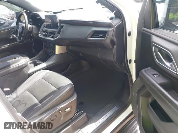 ✅ 2022 Chevrolet Suburban LT • VIN: 1GNSKCKD3NR165507 • Lot: 43139036. Listed on IAAI with 107,653 mi. Free auction sales archive from the USA and detailed vehicle history report at DreamBid. Image 5.