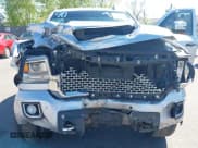 ✅ 2017 GMC Sierra 2500HD Denali • VIN: 1GT12UEYXHF221974 • Лот: 42184163. Опубликован ранее на IAAI с пробегом Не указан. Бесплатный доступ к архиву аукционных продаж из США и подробный отчёт об истории автомобиля на DreamBid. Изображение 6.