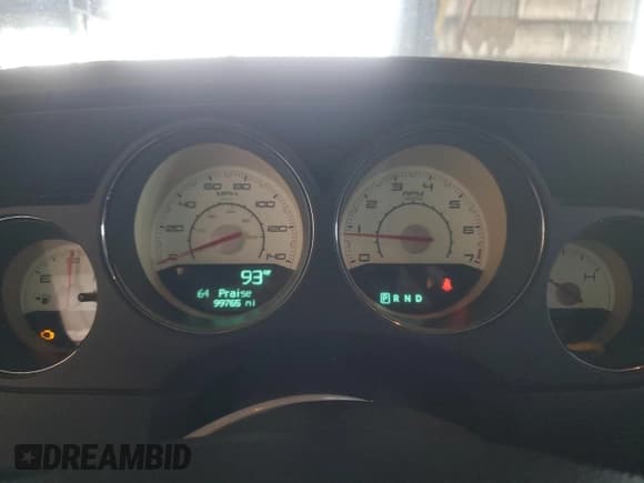 ✅ 2014 Dodge Challenger SXT • VIN: 2C3CDYAG5EH112165 • Lot: 72807294. Wystawiony na Copart z przebiegiem 99 765 mil. Bezpłatny archiwum sprzedaży aukcyjnych z USA i szczegółowy raport historii pojazdu na DreamBid. Zdjęcie 9.