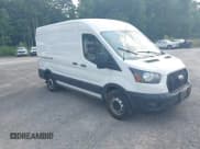 ✅ 2021 Ford Transit Cargo • VIN: 1FTYE1C83MKA79007 • Lot: 42823323. Wystawiony na IAAI z przebiegiem 124 898 mil. Bezpłatny archiwum sprzedaży aukcyjnych z USA i szczegółowy raport historii pojazdu na DreamBid. Zdjęcie 1.