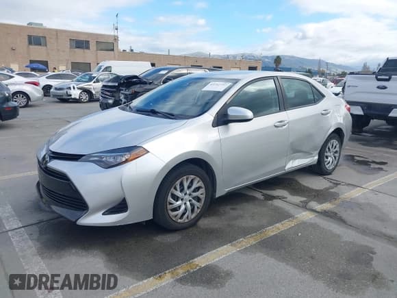 ✅ 2017 Toyota Corolla SE • VIN: 5YFBURHE3HP610137 • Lot: 43752757. Wystawiony na IAAI z przebiegiem 111 035 mil. Bezpłatny archiwum sprzedaży aukcyjnych z USA i szczegółowy raport historii pojazdu na DreamBid. Zdjęcie 17.