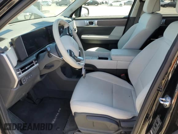 ✅ 2024 Hyundai Santa Fe SE • VIN: 5NMP14GL1RH038370 • Lot: 66208875. Wystawiony na Copart z przebiegiem 19 283 mil. Bezpłatny archiwum sprzedaży aukcyjnych z USA i szczegółowy raport historii pojazdu na DreamBid. Zdjęcie 7.