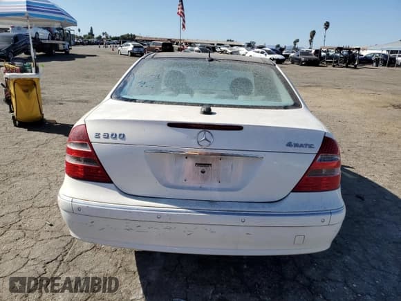 ✅ 2004 Mercedes-Benz E 500 • VIN: WDBUF83J44X116719 • Lot: 78228174. Wystawiony na Copart z przebiegiem 163 800 mil. Bezpłatny archiwum sprzedaży aukcyjnych z USA i szczegółowy raport historii pojazdu na DreamBid. Zdjęcie 6.