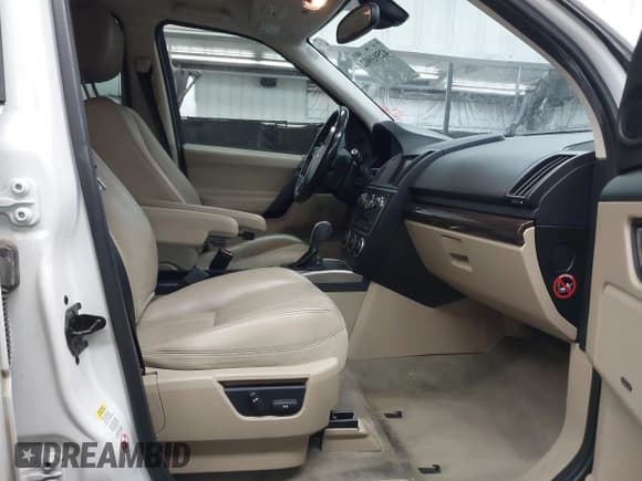 ✅ 2013 Land Rover LR2 • VIN: SALFR2BG6DH338217 • Лот: 42593902. Опубликован ранее на IAAI с пробегом 105 943 миль. Бесплатный доступ к архиву аукционных продаж из США и подробный отчёт об истории автомобиля на DreamBid. Изображение 5.