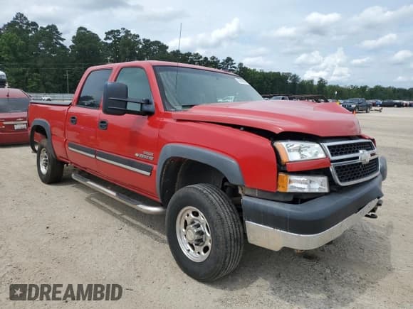 ✅ 2006 Chevrolet Silverado 2500HD LT1 • VIN: 1GCHC23246F112020 • Лот: 62699435. Опубликован ранее на Copart с пробегом 458 013 миль. Бесплатный доступ к архиву аукционных продаж из США и подробный отчёт об истории автомобиля на DreamBid. Изображение 4.