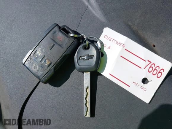 ✅ 2019 Chevrolet Silverado 1500 LT • VIN: 2GCVKPECXK1175049 • Lot: 42763309. Wystawiony na IAAI z przebiegiem 138 069 mil. Bezpłatny archiwum sprzedaży aukcyjnych z USA i szczegółowy raport historii pojazdu na DreamBid. Zdjęcie 11.