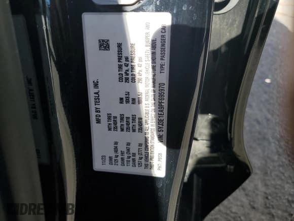 ✅ 2023 Tesla Model 3 • VIN: 5YJ3E1EA9PF695970 • Lot: 86841385. Wystawiony na Copart z przebiegiem 27 657 mil. Bezpłatny archiwum sprzedaży aukcyjnych z USA i szczegółowy raport historii pojazdu na DreamBid. Zdjęcie 13.
