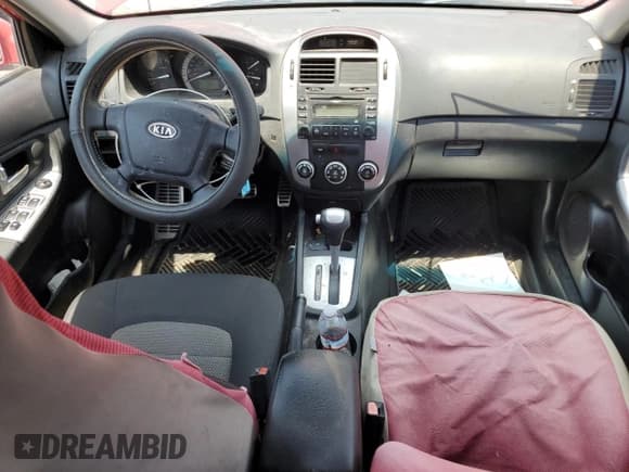 ✅ 2008 Kia Spectra • VIN: KNAFE162485018541 • Lot: 68280135. Wystawiony na Copart z przebiegiem 158 917 mil. Bezpłatny archiwum sprzedaży aukcyjnych z USA i szczegółowy raport historii pojazdu na DreamBid. Zdjęcie 8.