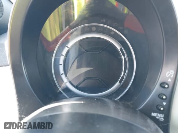 ✅ 2014 FIAT 500e • VIN: 3C3CFFGE3ET291138 • Lot: 42712724. Wystawiony na IAAI z przebiegiem 86 000 mil. Bezpłatny archiwum sprzedaży aukcyjnych z USA i szczegółowy raport historii pojazdu na DreamBid. Zdjęcie 12.