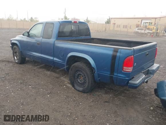 2004 Dodge Dakota Sport z VIN 1D7GL32K84S690487, wystawiony jako IAAI lot #41935990 z przebiegiem 116 375 mil mil oraz . Historia ofert i sprzedaży dostępna na DreamBid. Obrazek 3.