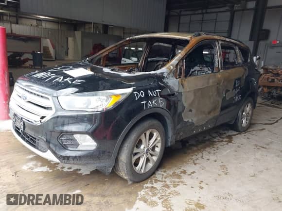 2018 Ford Escape SE z VIN 1FMCU9GD5JUC31920, wystawiony jako IAAI lot #42556875 z przebiegiem Nie podano mil oraz . Historia ofert i sprzedaży dostępna na DreamBid. Obrazek 2.