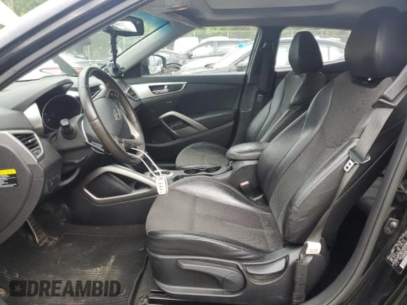 ✅ 2013 Hyundai Veloster w/Gray Int • VIN: KMHTC6AD2DU106887 • Lot: 58149635. Listed on Copart with 159,914 mi. Free auction sales archive from the USA and detailed vehicle history report at DreamBid. Image 7.