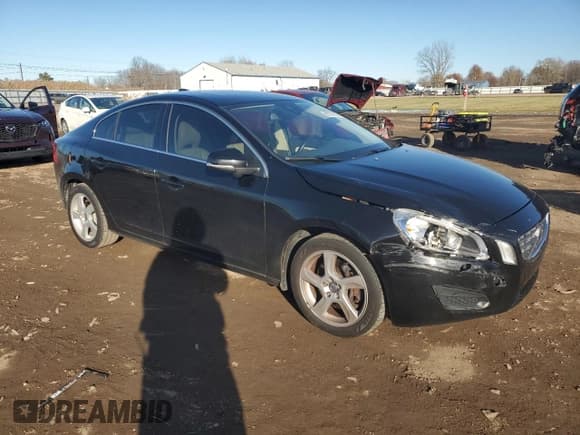 ✅ 2013 Volvo S60 T5 Premier • VIN: YV1612FS6D1215209 • Lot: 92097105. Listed on Copart with 91,695 mi. Free auction sales archive from the USA and detailed vehicle history report at DreamBid. Image 4.