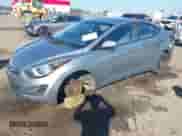 2016 Hyundai Elantra SE z VIN 5NPDH4AE9GH678092, wystawiony jako IAAI lot #43339316 z przebiegiem Nie podano mil oraz . Historia ofert i sprzedaży dostępna na DreamBid. Obrazek 20.