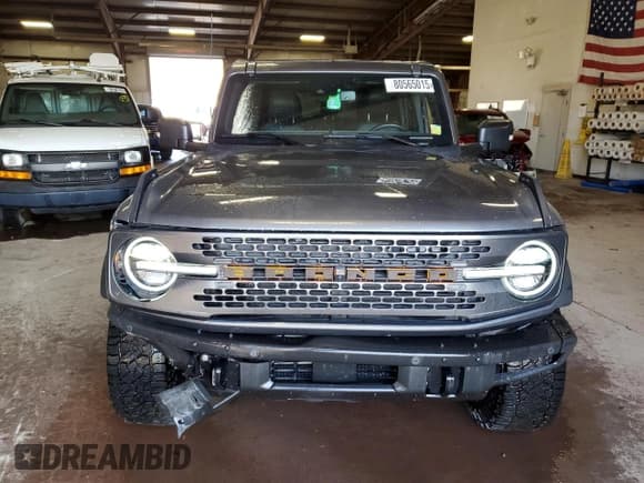 ✅ 2021 Ford Bronco • VIN: 1FMEE5DP2MLB06896 • Lot: 80565015. Wystawiony na Copart z przebiegiem 82 571 mil. Bezpłatny archiwum sprzedaży aukcyjnych z USA i szczegółowy raport historii pojazdu na DreamBid. Zdjęcie 5.