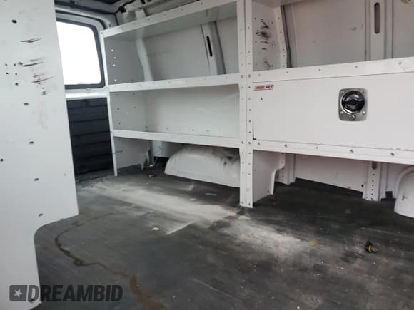 ✅ 2022 Chevrolet Express Cargo • VIN: 1GCWGAFP1N1174161 • Lot: 94396585. Wystawiony na Copart z przebiegiem 68 075 mil. Bezpłatny archiwum sprzedaży aukcyjnych z USA i szczegółowy raport historii pojazdu na DreamBid. Zdjęcie 11.