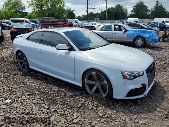 ✅ 2014 Audi RS 5 • VIN: WUAC6AFR1EA902197 • Lot: 61592245. Listed on Copart with 75,243 mi. Free auction sales archive from the USA and detailed vehicle history report at DreamBid. Image 4.