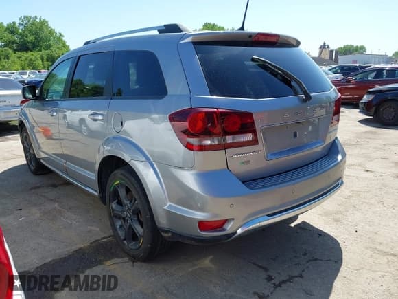✅ 2020 Dodge Journey Crossroad • VIN: 3C4PDCGBXLT272722 • Lot: 42209419. Listed on IAAI with 124,463 mi. Free auction sales archive from the USA and detailed vehicle history report at DreamBid. Image 3.