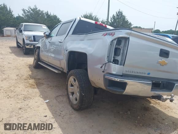 ✅ 2018 Chevrolet Silverado 1500 LTZ • VIN: 3GCUKSERXJG320289 • Lot: 42280081. Wystawiony na IAAI z przebiegiem 116 493 mil. Bezpłatny archiwum sprzedaży aukcyjnych z USA i szczegółowy raport historii pojazdu na DreamBid. Zdjęcie 3.