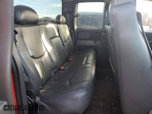 ✅ 2006 Chevrolet Silverado 1500 LS • VIN: 2GCEK19B861263733 • Lot: 80941984. Wystawiony na Copart z przebiegiem 250 132 mil mil. Skorzystaj z bezpłatnego archiwum sprzedaży aukcyjnych z USA i zobacz szczegółowy raport historii pojazdu na DreamBid. Zdjęcie 10.