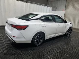 ✅ 2025 Nissan Sentra SV • VIN: 3N1AB8CV7SY303034 • Lot: 81501335. Wystawiony na Copart z przebiegiem 9 980 mil. Bezpłatny archiwum sprzedaży aukcyjnych z USA i szczegółowy raport historii pojazdu na DreamBid. Zdjęcie 3.