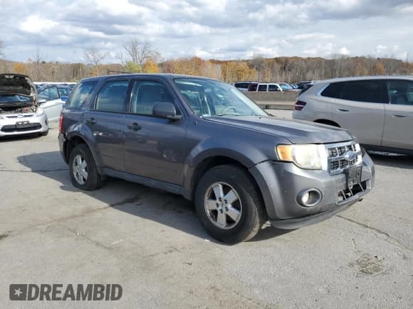 ✅ 2010 Ford Escape XLS • VIN: 1FMCU0C72AKC28741 • Lot: 90953445. Wystawiony na Copart z przebiegiem 142 711 mil. Bezpłatny archiwum sprzedaży aukcyjnych z USA i szczegółowy raport historii pojazdu na DreamBid. Zdjęcie 4.