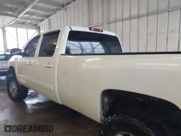 ✅ 2007 Chevrolet Silverado 2500HD 1LT • VIN: 1GCHK23K47F508534 • Lot: 42926776. Wystawiony na IAAI z przebiegiem 240 062 mil. Bezpłatny archiwum sprzedaży aukcyjnych z USA i szczegółowy raport historii pojazdu na DreamBid. Zdjęcie 14.