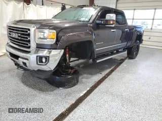 ✅ 2015 GMC Sierra 2500HD SLT • VIN: 1GT12ZE8XFF560969 • Lot: 85907675. Wystawiony na Copart z przebiegiem 230 225 mil. Bezpłatny archiwum sprzedaży aukcyjnych z USA i szczegółowy raport historii pojazdu na DreamBid. Zdjęcie 1.