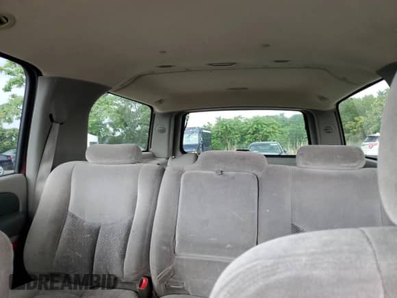 2003 Chevrolet Suburban LS с VIN 1GNFK16ZX3J173739, выставлен на аукционе Copart как лот 63530784 с пробегом 252 958 миль миль и Списание • Salvage title. История ставок и продаж доступна на DreamBid. Изображение 10.