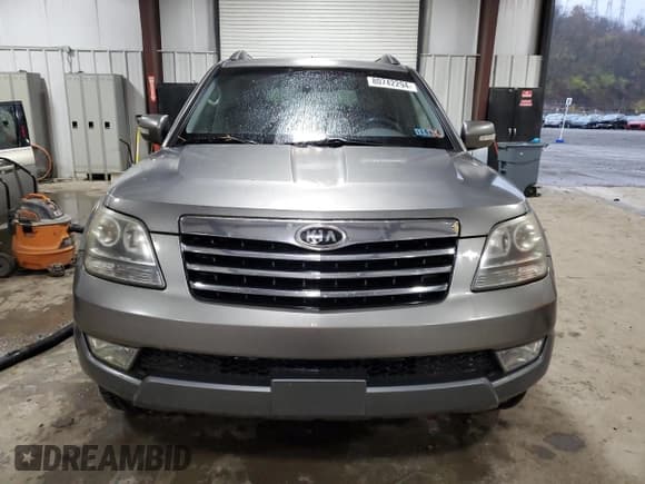 ✅ 2009 Kia Borrego EX • VIN: KNDJH741895026886 • Lot: 80742294. Wystawiony na Copart z przebiegiem 185 487 mil. Bezpłatny archiwum sprzedaży aukcyjnych z USA i szczegółowy raport historii pojazdu na DreamBid. Zdjęcie 5.