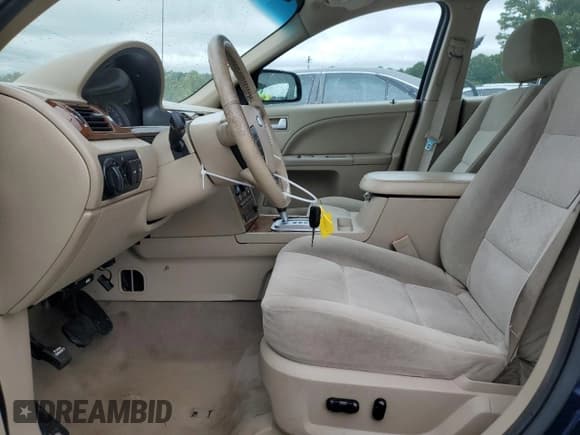✅ 2007 Ford Five Hundred SEL • VIN: 1FAHP27147G123722 • Lot: 67274195. Listed on Copart with 215,917 mi. Free auction sales archive from the USA and detailed vehicle history report at DreamBid. Image 7.