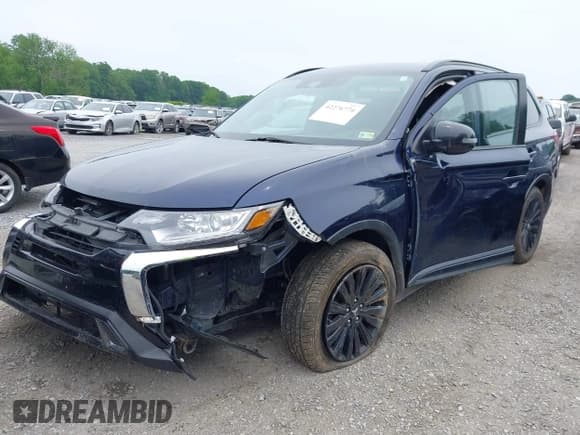 ✅ 2020 Mitsubishi Outlander ES • VIN: JA4AZ3A31LZ042840 • Lot: 42276774. Listed on IAAI with 88,513 mi. Free auction sales archive from the USA and detailed vehicle history report at DreamBid. Image 6.