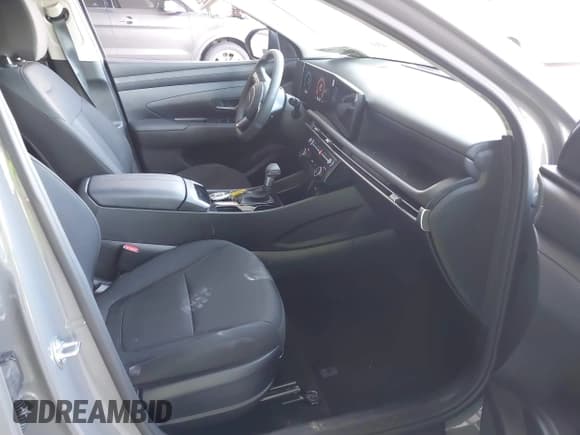 ✅ 2025 Hyundai Tucson SEL • VIN: 5NMJBCDE6SH480165 • Lot: 43613547. Wystawiony na IAAI z przebiegiem 21 681 mil. Bezpłatny archiwum sprzedaży aukcyjnych z USA i szczegółowy raport historii pojazdu na DreamBid. Zdjęcie 5.