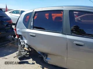 ✅ 2008 Chevrolet Aveo LS • VIN: KL1TD66648B167968 • Lot: 42896010. Wystawiony na IAAI z przebiegiem 213 651 mil. Bezpłatny archiwum sprzedaży aukcyjnych z USA i szczegółowy raport historii pojazdu na DreamBid. Zdjęcie 6.