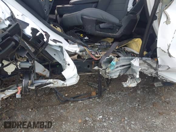 2018 Ram 1500 Tradesman z VIN 1C6RR6FG6JS325124, wystawiony jako IAAI lot #42486455 z przebiegiem Nie podano mil oraz . Historia ofert i sprzedaży dostępna na DreamBid. Obrazek 14.