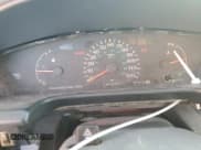 ✅ 1996 Plymouth Neon • VIN: 1P3ES27C7TD700137 • Lot: 44391435. Wystawiony na Copart z przebiegiem 80 284 mil. Bezpłatny archiwum sprzedaży aukcyjnych z USA i szczegółowy raport historii pojazdu na DreamBid. Zdjęcie 9.