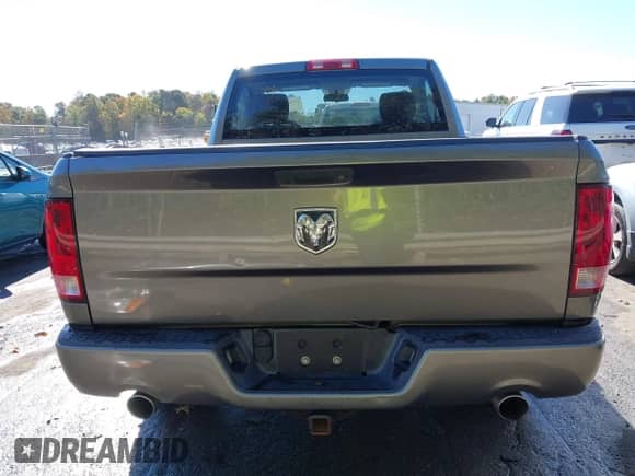 2013 Ram 1500 Express z VIN 3C6JR6ATXDG505915, wystawiony jako IAAI lot #43504506 z przebiegiem 171 665 mil mil oraz . Historia ofert i sprzedaży dostępna na DreamBid. Obrazek 17.