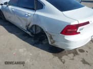 ✅ 2018 Volvo S90 Momentum • VIN: LVY992MK2JP036505 • Лот: 43608517. Опубликован ранее на IAAI с пробегом 119 174 миль. Бесплатный доступ к архиву аукционных продаж из США и подробный отчёт об истории автомобиля на DreamBid. Изображение 6.