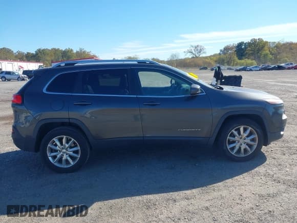 ✅ 2016 Jeep Cherokee Limited • VIN: 1C4PJMDS2GW119030 • Lot: 43485608. Wystawiony na IAAI z przebiegiem 165 271 mil. Bezpłatny archiwum sprzedaży aukcyjnych z USA i szczegółowy raport historii pojazdu na DreamBid. Zdjęcie 13.