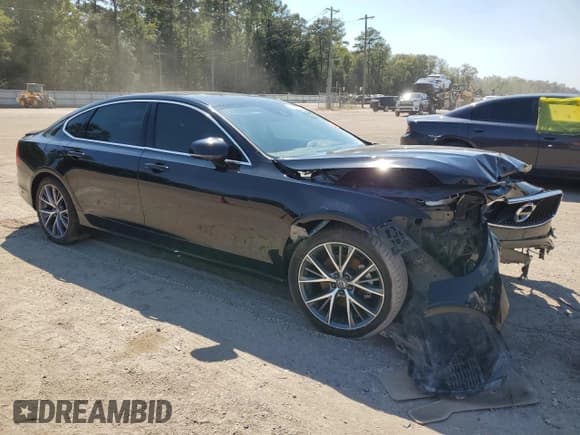 ✅ 2018 Volvo S90 Momentum • VIN: LVY982MK6JP017765 • Лот: 68792213. Опубликован ранее на Copart с пробегом 62 502 миль. Бесплатный доступ к архиву аукционных продаж из США и подробный отчёт об истории автомобиля на DreamBid. Изображение 4.