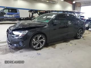 ✅ 2022 Audi A3 Premium • VIN: WAUAUDGY9NA090128 • Lot: 91165495. Wystawiony na Copart z przebiegiem 33 556 mil. Bezpłatny archiwum sprzedaży aukcyjnych z USA i szczegółowy raport historii pojazdu na DreamBid. Zdjęcie 1.