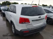 ✅ 2012 Kia Sorento LX • VIN: 5XYKTCA68CG268717 • Lot: 42373058. Wystawiony na IAAI z przebiegiem 171 790 mil. Bezpłatny archiwum sprzedaży aukcyjnych z USA i szczegółowy raport historii pojazdu na DreamBid. Zdjęcie 3.